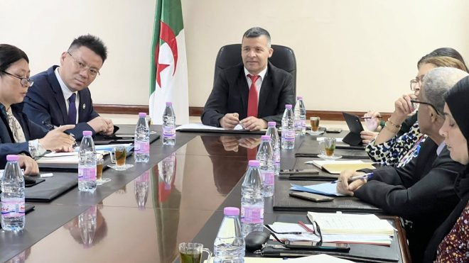 الشركة الصينية “Asia Potash” مهتمة باستثمار أزيد من مليار دولار في مجال الفوسفات في الجزائر