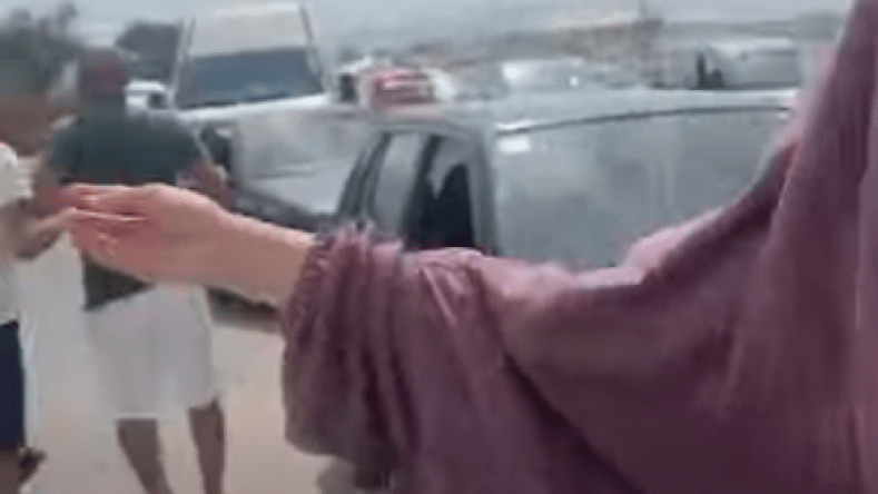 الحبس المؤقت لـ5 متّهمين بالاعتداء على رجل وزوجته في الطريق السريع