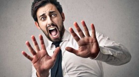 بصراحة.. هل تخاف من زوجتك؟