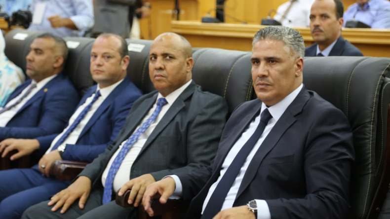 وزير السكن يطلع على وضعية التجهيزات العمومية لقطاع التربية ببسكرة