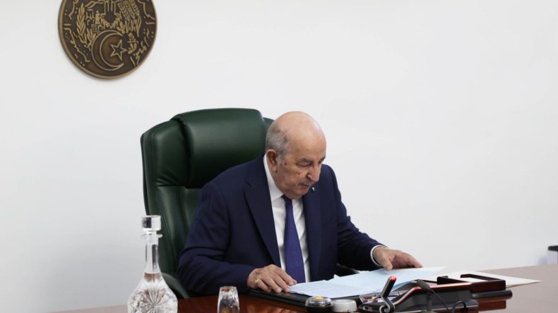 الرئيس تبون يعقد اجتماع عمل حول تحضيرات افتتاح معرض التجارة البينية الإفريقية (فيديو)