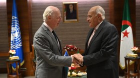 عطاف يستقبل المبعوث الشخصي للأمين العام للأمم المتحدة إلى الصحراء الغربية