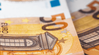 La valeur de 100 euros baisse soudainement sur le marché noir!