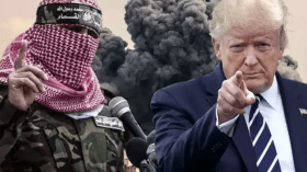 ترامب ينحاز لرواية الاحتلال بشأن استخدام الأسرى دروعا.. وهذا رد حماس!