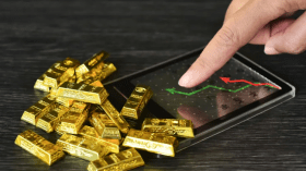 الذهب يرتفع ويسجّل مستويات قياسية جديدة