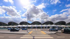 بوابات إلكترونية ذكية (E-gates) في مطار الجزائر