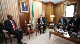 الجزائر وجنوب أفريقيا تبحثان تعزيز التعاون في الطاقة والمناجم