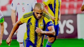 بِالفيديو: براهيمي يُبدع تسجيلا وتمريرا.. لكن ينهزم