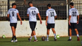 3 أندية تبحث عن ملعب