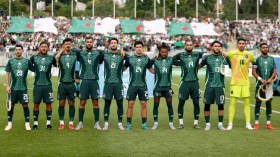 لاعبان جزائريان سيغيبان عن مواجهة غينيا