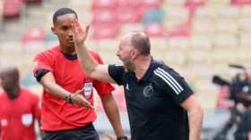 موظَّف بِالبنك حكمًا لِمباراة الجزائر وبوتسوانا