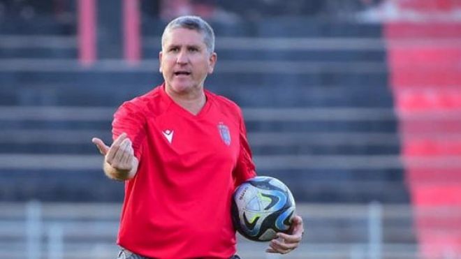 تقني إسباني مدربا جديدا لـ “الحمراوة”