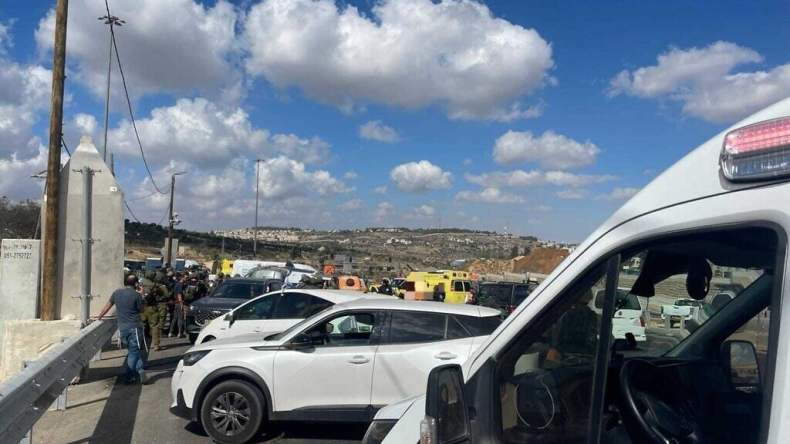 إصابة ثلاثة مستوطنين في عملية فدائية مزدوجة بالضفة المحتلة