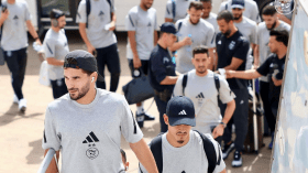 بالصور.. بعثة “الخضر” تغادر نحو الدار البيضاء تحسبا لمواجهة غينيا