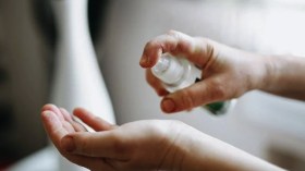 طلبة الصيدلة يطرقون أبواب الابتكار في طب الأعشاب والتجميل!