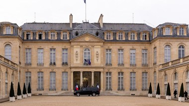 France honors its executioners and disavows the victims of nuclear crimes among Algerians!