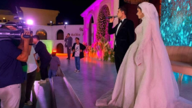 عريس مصري يثير دهشة الحضور بهذا التصرف!