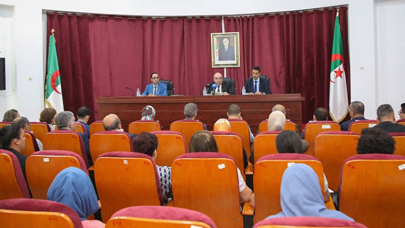 تنصيب جهاز الرصد واليقظة لوفرة المواد الصيدلانية