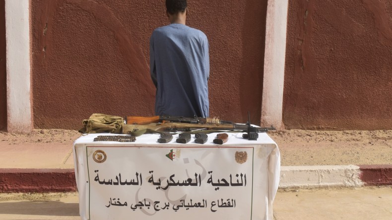 إرهابي يسلم نفسه للجيش وتوقيف 4 عناصر دعم