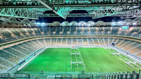 بالصور.. وضعية ملعب حسين آيت أحمد عشية مواجهة “الخضر” وبوتسوانا