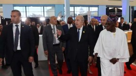 رئيس الجمهورية يأمر بفتح خط جوي تجاري بين الجزائر وتشاد