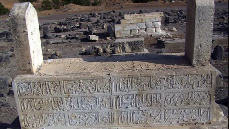 شواهد القبور القديمة في قطاع غزة آثار تاريخية موثّقة رغم حرب الإبادة