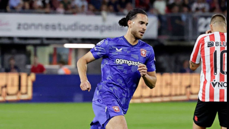 زروقي يساهم في فوز ناديه تفينتي على سبارتا روتردام