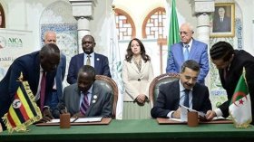 الجزائر وأوغندا توقعان على اتفاقية تعاون