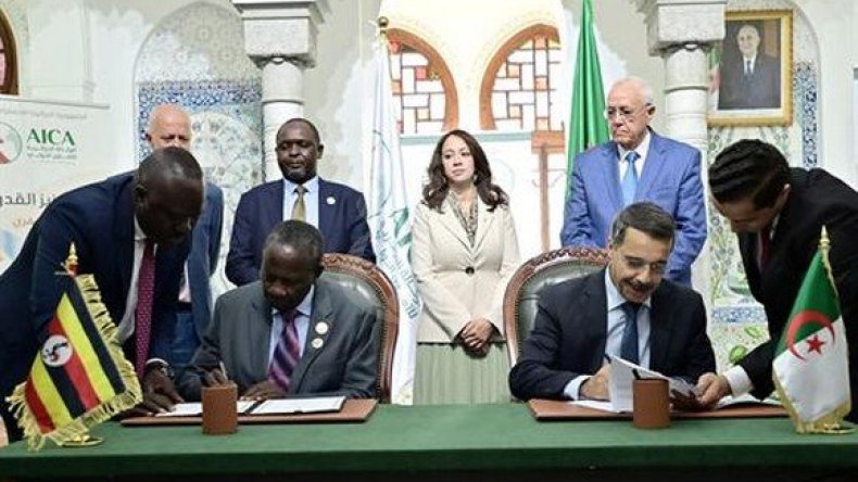 الجزائر وأوغندا توقعان على اتفاقية تعاون