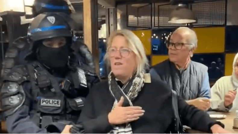 لماذا طردت الشرطة الفرنسية نائبة في البرلمان من المقهى!