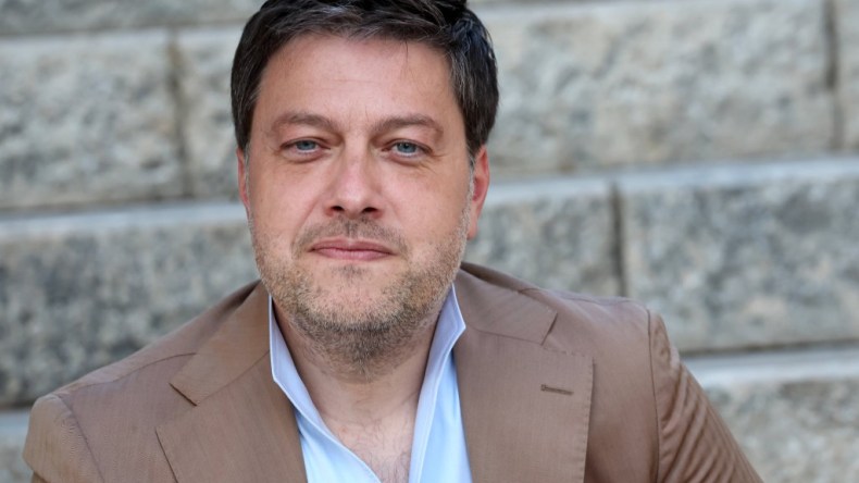 تهديدات بالقتل تطال عمدة مرسيليا بسبب الكسكس!