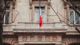 حكمت على ساركوزي بالسجن.. تهديدات تستهدف قاضية فرنسية والنيابة تتحرك