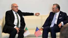 عطاف يلتقي مستشار الرئيس الأمريكي لإفريقيا