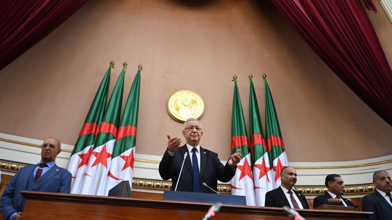 قانون تجريم الاستعمار الفرنسي أمام مجلس الأمة