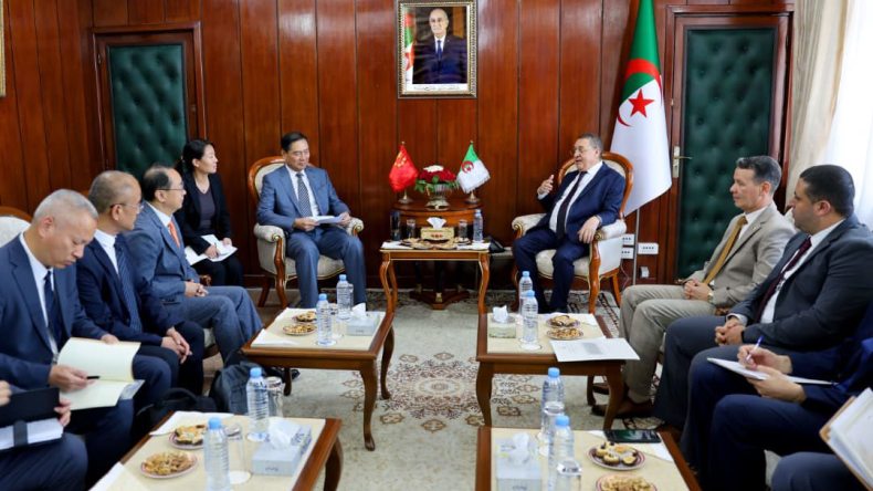 الجزائر والصين تستعرضان آفاق التعاون في مجال مجابهة مخاطر الكوارث