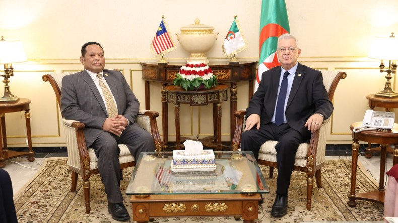 سفير ماليزيا ينوه بما تقوم به الجزائر في مجلس الأمن دعما للقضايا العادلة