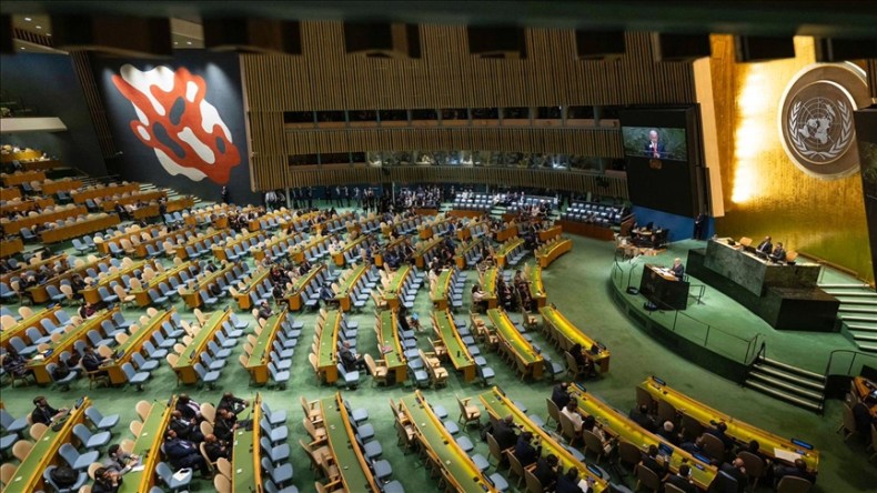 نتنياهو يلقي خطابه في الأمم المتحدة أمام قاعة شبه فارغة