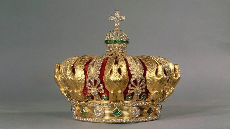 السطو على المتحف الأكثر زيارة في العالم وسرقة مجوهرات لا تقدر بثمن!