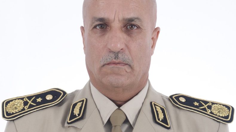 الفريق أول السعيد شنڨريحة يعزي في وفاة العميد بن عمار حسان مفتش القوات الخاصة