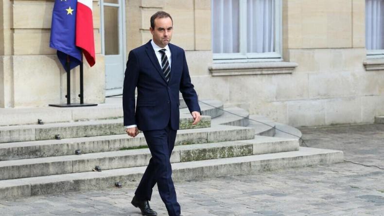 Le Premier ministre Sébastien Lecornu remets sa démission à Macron