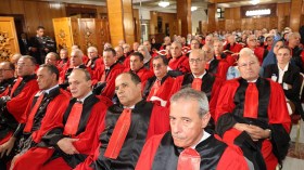 هذه أجور وامتيازات وحقوق ومسؤوليات القضاة