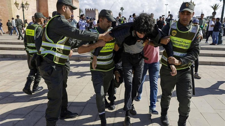 المخزن على فوهة بركان