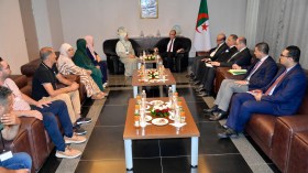 “السلطات الجزائرية تولي بالغ العناية لمسألة التكفل بمواطنيها العالقين في قطاع غزة”