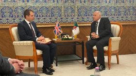 الجزائر وبريطانيا تبحثان آفاق التعاون والتكامل في المنطقة