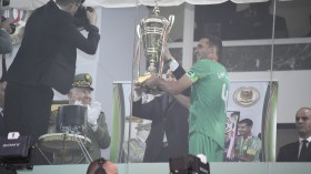 الرئيس تبون يسلّم كأس الجزائر العسكرية لفريق قيادة الحرس الجمهوري