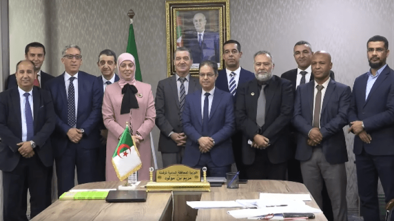 تنصيب أعضاء اللجنة العلمية والتقنية للمحافظة السامية للرقمنة