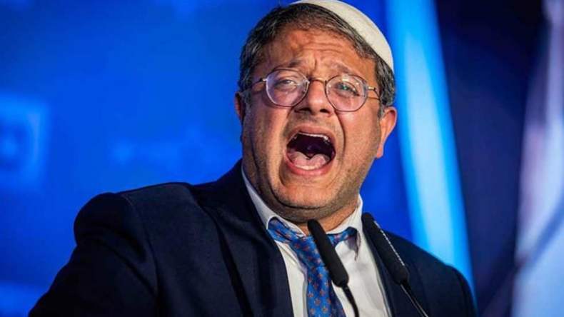 بن غفير يقتحم مقر “الأونروا” وينزل علم الأمم المتحدة