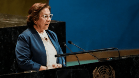 وزيرة كولومبية تتضامن مع رئيسها بهذه الطريقة!