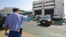 10 إجراءات لمنع التجاوزات في استيراد وبيع السيارات
