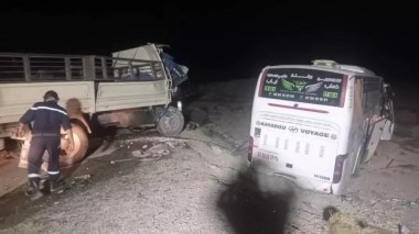 Quinze blessés dans une collision entre un bus et un camion à Boussaâda